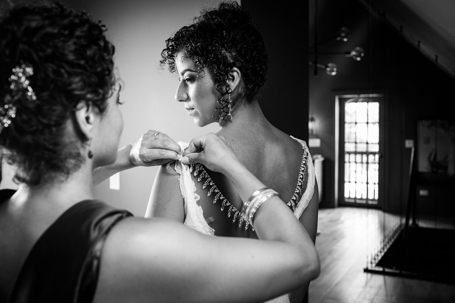 A bride gets ready before her Garfield Park Conservatory wedding.